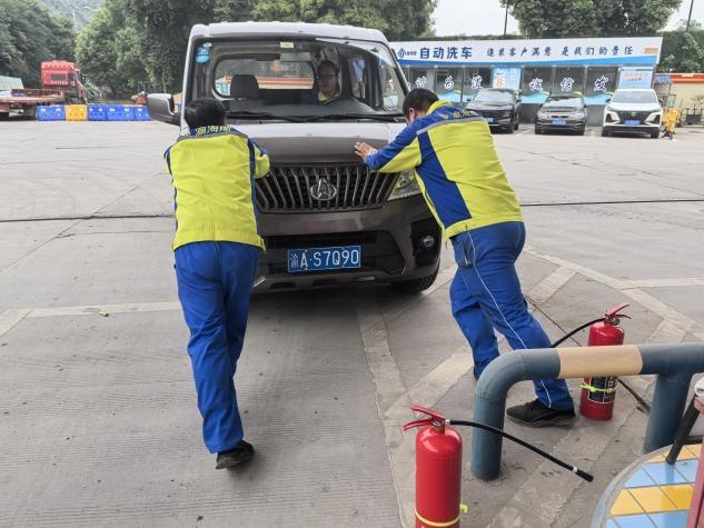 五星加油站車輛撞擊應急演練紀實